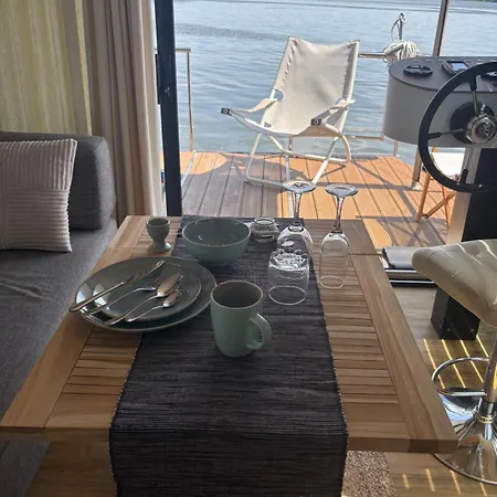 Botel Wohlfühlboot Hausboot - Festlieger In Der Marina Zaue Am - Incl Stand Up Board Schwielochsee