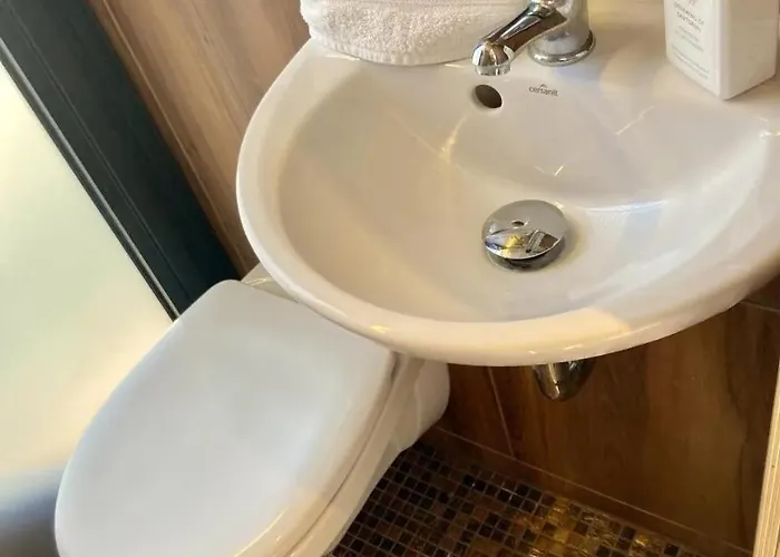 Wohlfuehlboot Hausboot - Festlieger In Der Marina Zaue Am - Incl Stand Up Board Bådhotel Schwielochsee