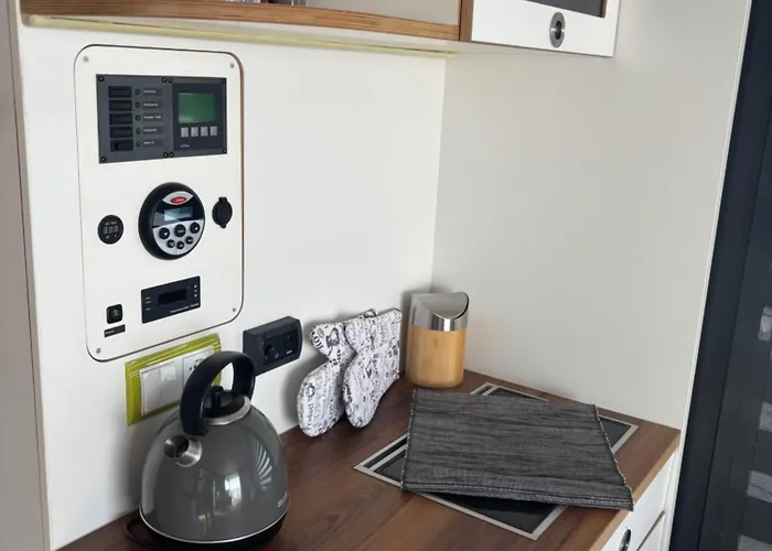 Wohlfuehlboot Hausboot - Festlieger In Der Marina Zaue Am - Incl Stand Up Board Bådhotel